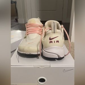 gently used nike air shoes